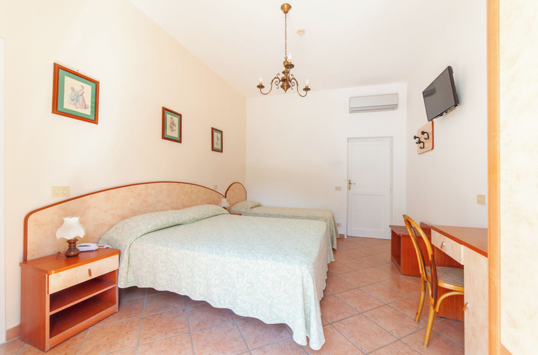 Bedroom 3, Hotel Monti, Napoli