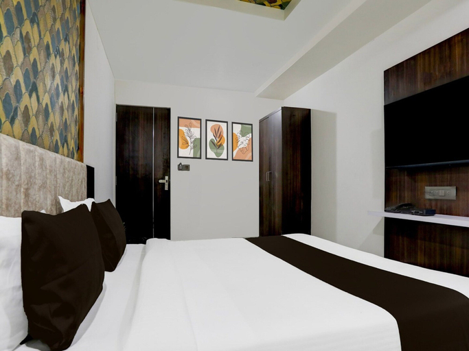 Room 2, Premiumnana Chiloda Near Airport, Gandhinagar