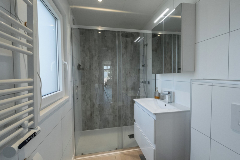 Bathroom 4, Wellness Lodge Hottub, Hellendoorn