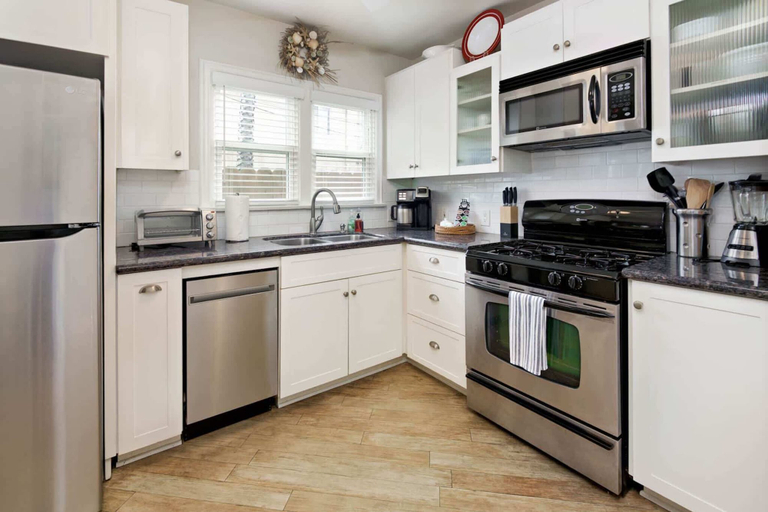 Private kitchen 2, Cozy Beach Bungalow, Orange
