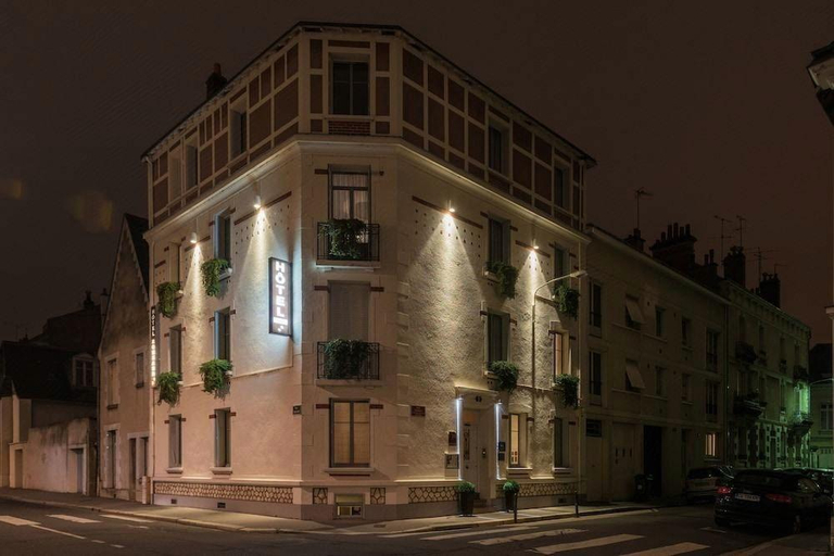 Exterior & Views