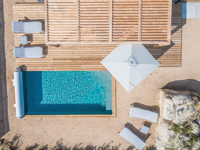 Pool 3, Sun-drenched Corsican Flat, Corse-du-Sud