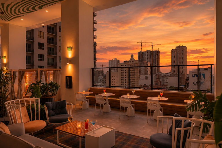 Outdoor dining 2, Miami City Condos, Miami-Dade