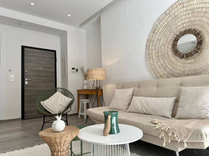 3, Opale Lake Apartment with sunny terrace, Bouhaira