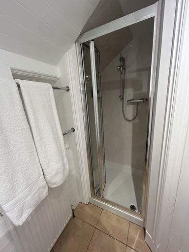 Bathroom 3, Glen Lyon Lodge Bed & Breakfast, Highland