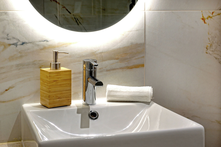 Bathroom 4, Biela Old Town Studios, Albufeira