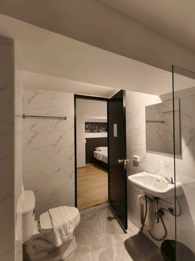 Bathroom 4, The Blocks Hostel Sukhumvit 10, Khlong Toey