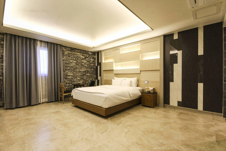 Bedroom 4, Daegu WS Hotel, Dong