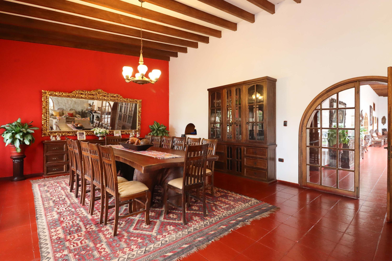 Room 4, w Spacious 12br Stay w Pool BBQ in Pachacamac, Lima