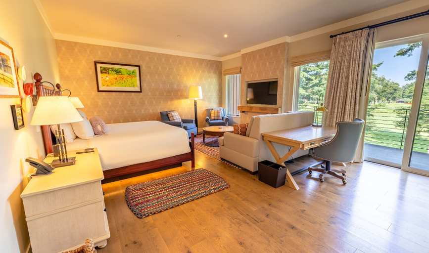 Bedroom 2, The Inn at SentryWorld, Portage
