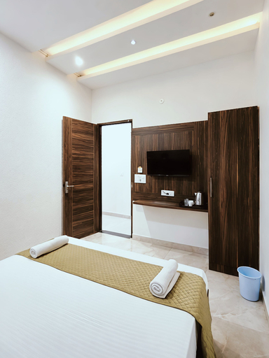 In-room dining, Hotel KR Near Golden Temple, Amritsar