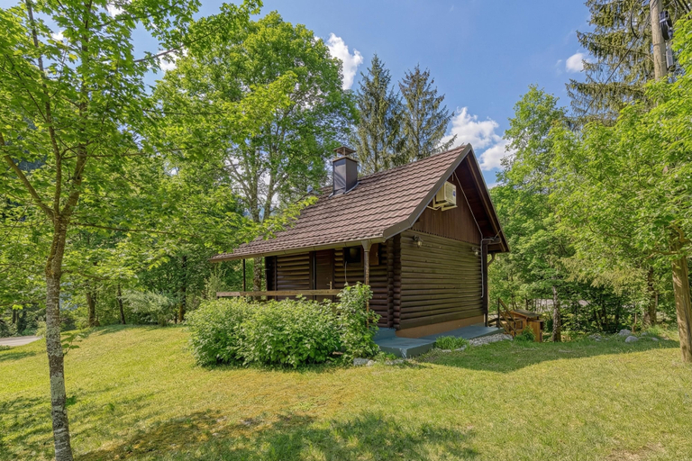 Exterior & Views 2, Rozi's Riverside Cottage, Delnice