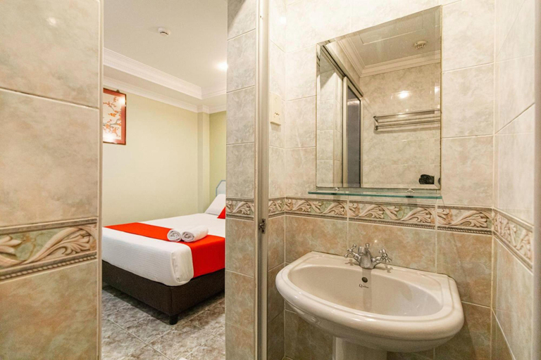 Bathroom 4, Hotel Fuji, Singapore
