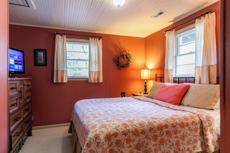 Interior 2, Bear Bungalow, Watauga