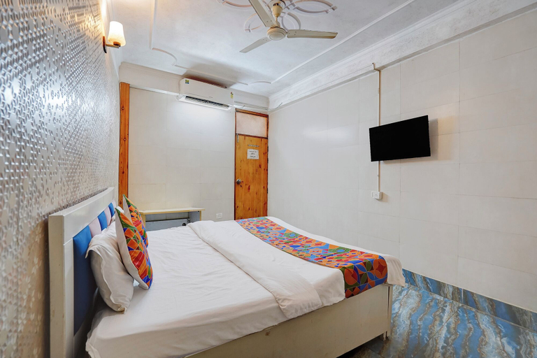 Room 5, FabHotel Aditya Residency - Sector 59 Metro Station, Gautam Buddha Nagar