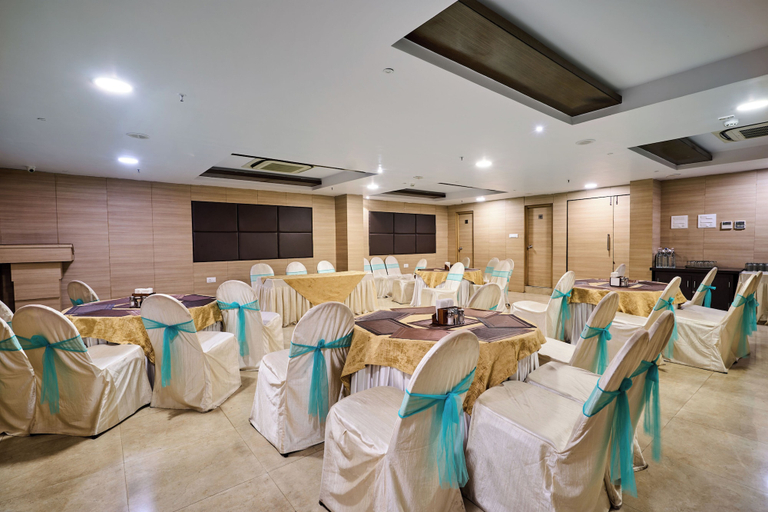 Food & Drinks 5, Treebo Premium PL Grand, Visakhapatnam, Visakhapatnam