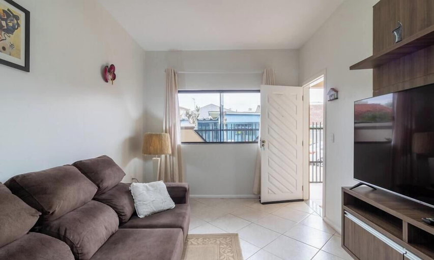 Living area, 3BR Townhouse w/ BBQ 700m From Beach Rpp0678, Penha