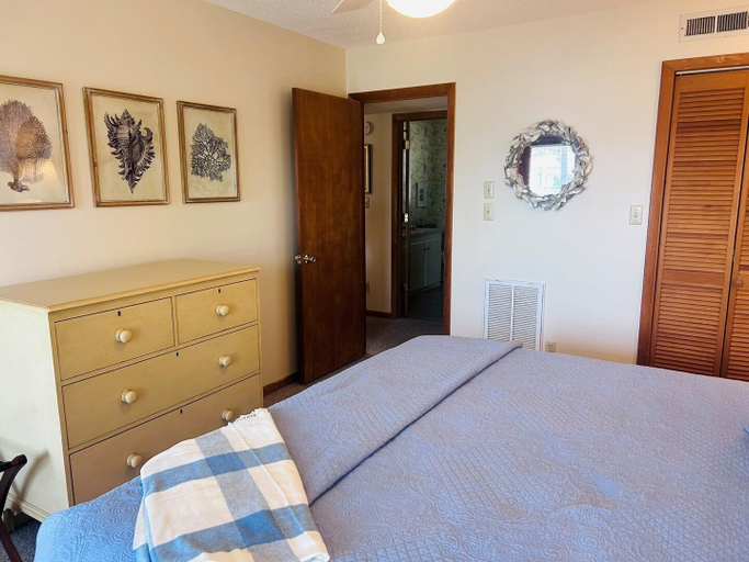 Bedroom 2, Dry Dock - 4 Br Home, Brunswick