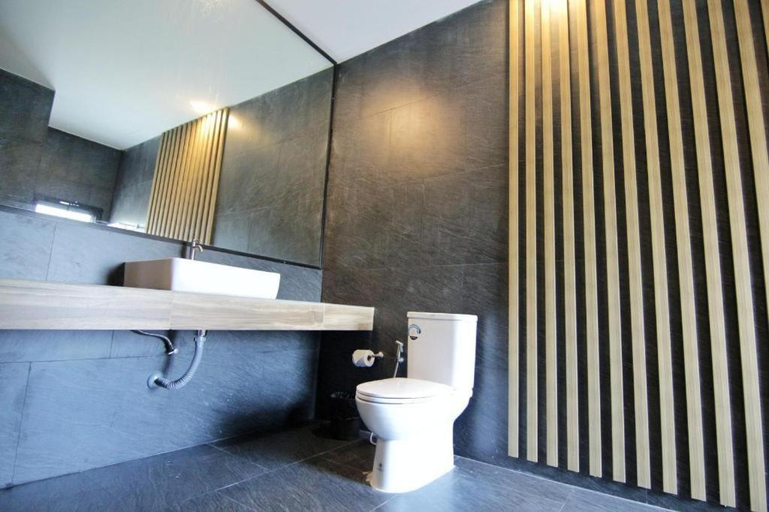 Bathroom, Baan Chao Mai Beach House, Kantrang
