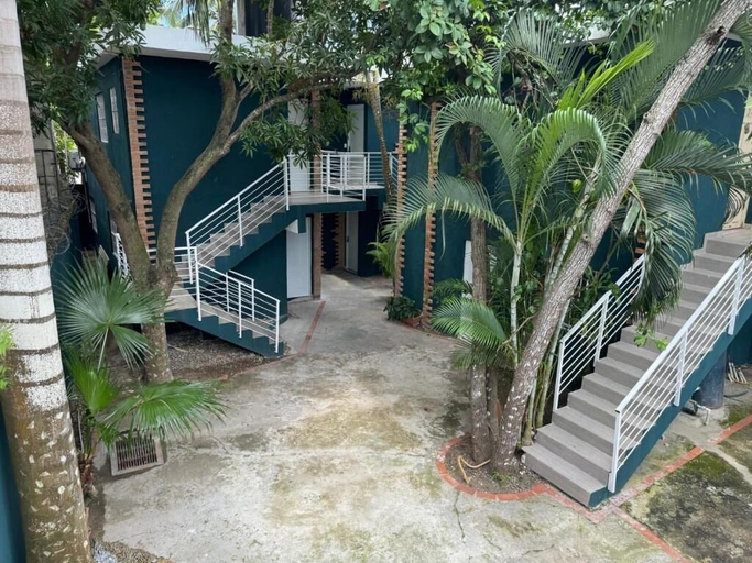 Property grounds 3, Solano Apartments, Boca Chica