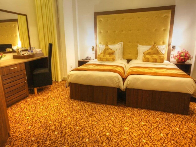 Room 5, Queensbury City Hotel - Nuwaraeliya, Nuwara Eliya