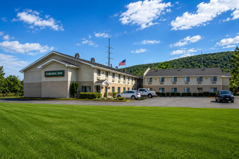 Exterior & Views 2, Corning Inn, Steuben