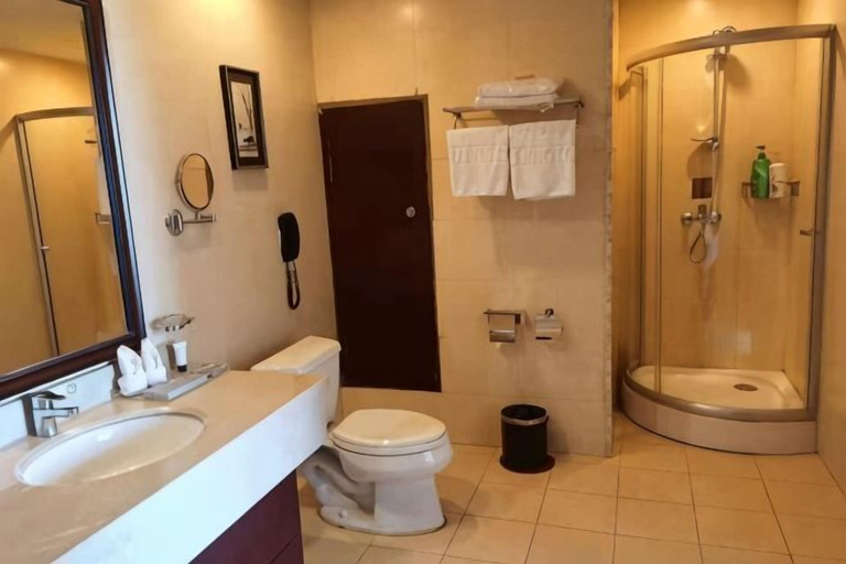 Bathroom 4, Yu Jing Lou Hotel, Handan