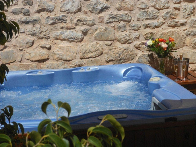 Sport & Beauty 2, Angelica Traditional Boutique Hotel, Attica
