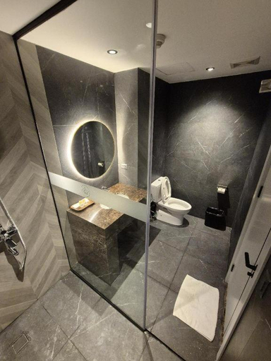 Bathroom 4, Hotel Supreme, Baguio City
