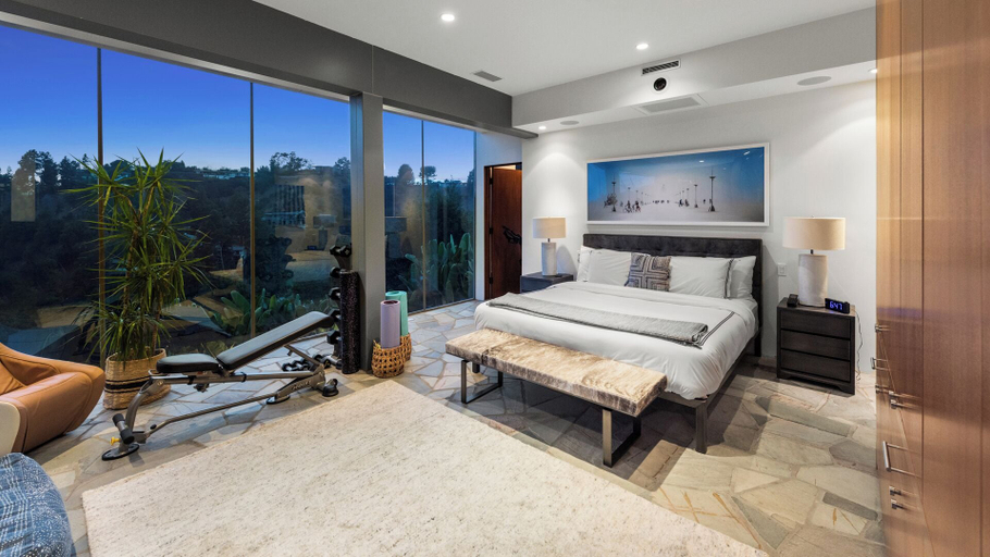 Exterior 5, Waynecrest, Los Angeles