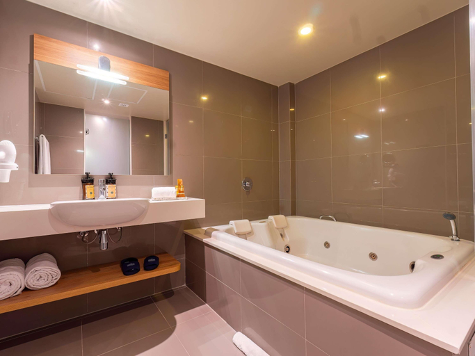 Bathroom 4, Novotel Curitiba Batel, Curitiba