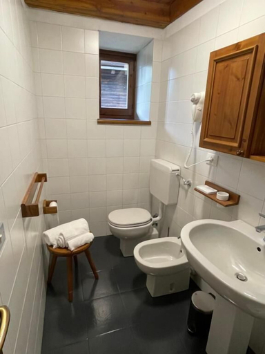 Bathroom 3, Hotel chalet Bellevue, Torino