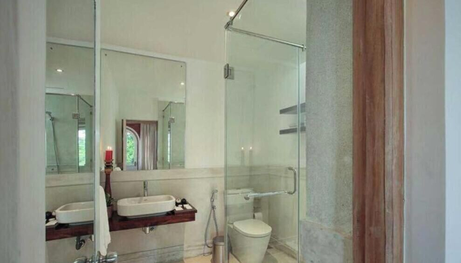 Bathroom, Kuwera - Kandy, K.F.G. & G. Korale