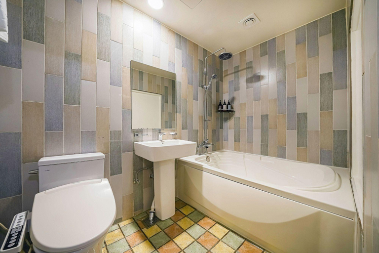 Bathroom 5, Changwon Masan Amor Hotel, Masan