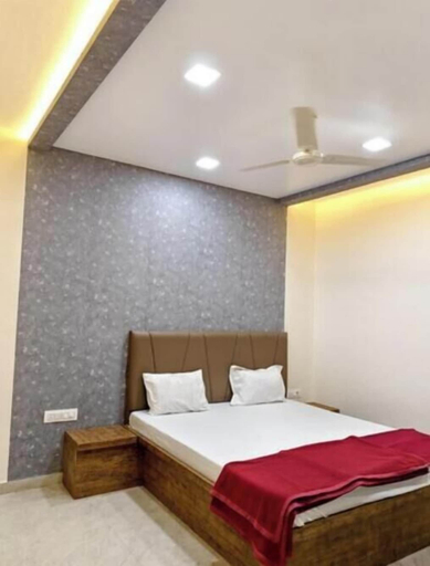 Bedroom 5, V EXECUTIVE HOTEL, Akola