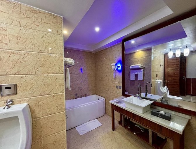 Bathroom, Airport Golden Tulip Hotel., Mushin