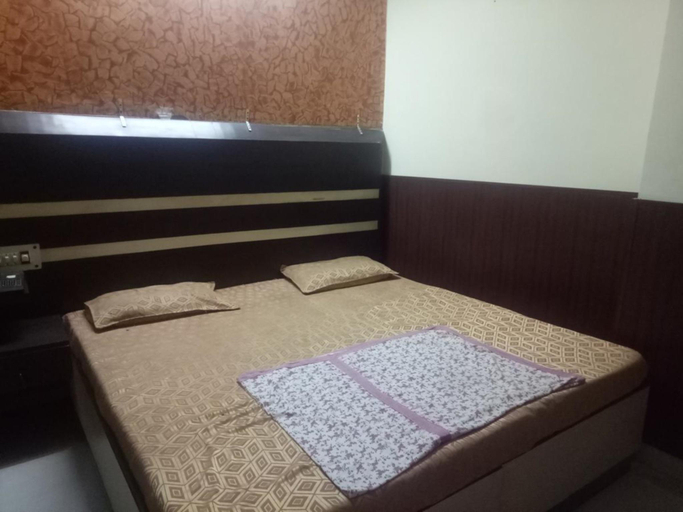 Bedroom, Hotel Haridev, Hardwar