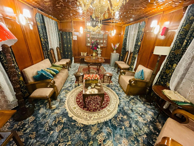 3, Dilnaaz Group Of Houseboats, Srinagar