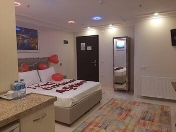Others 3, Sahrakent Suite, Maltepe