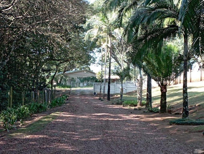 Property grounds 5, Eagles Nest Bed & Breakfast, Uthungulu