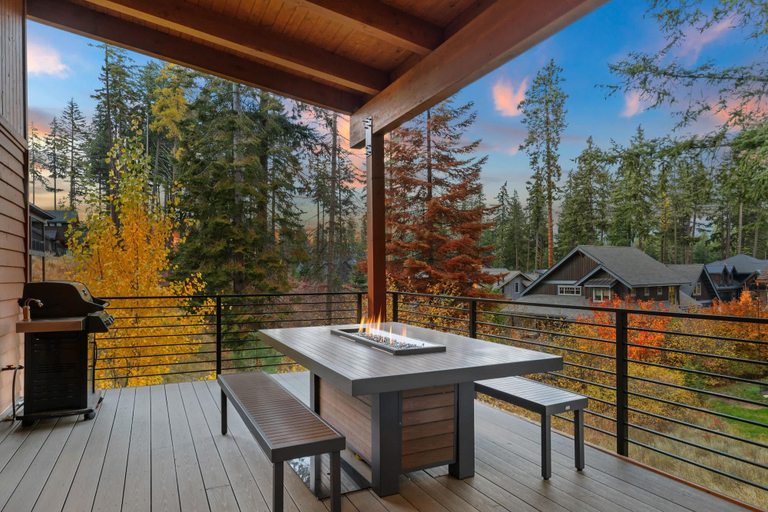 Room 2, Gather Sip Savor- Chefkitch Hottub Views BBQ, Kittitas