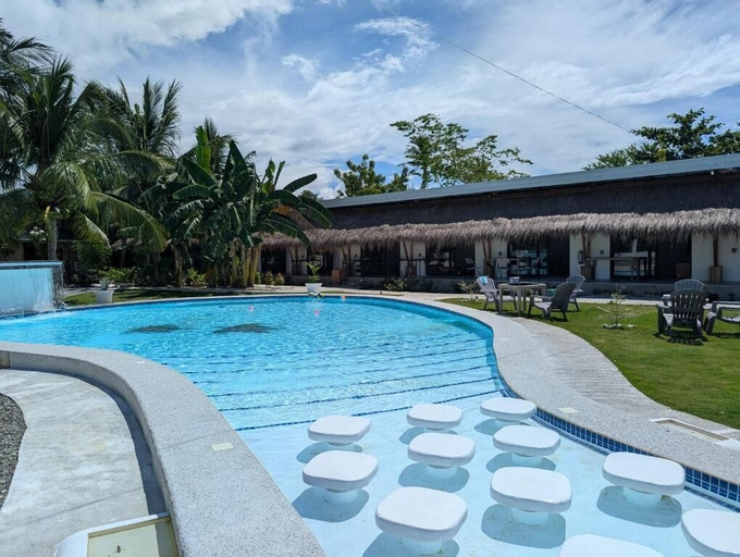 Pool 5, Banana Beach Club, Moalboal