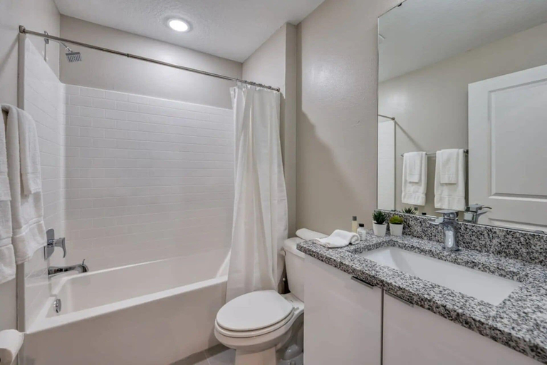 Bathroom 5, Luxury 4BR Home Near Disney, Osceola