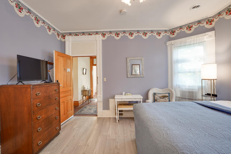 Bedroom 2, White Rose Inns & Motel, Columbia