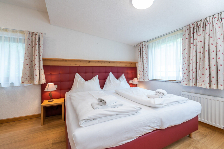 Room 4, Apartment in Obertraun Near Krippenstein Ski Area, Gmunden