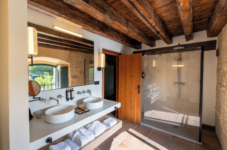 Bathroom 5, Hacienda Zorita Wine Hotel - Small Luxury Hotels, Salamanca