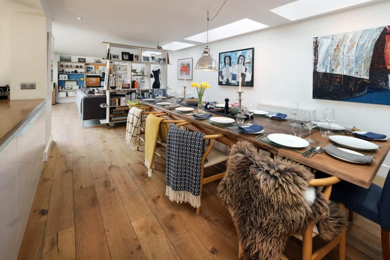 Room 3, Park View 5 Bedroom Home With Solent Park Views, Isle of Wight