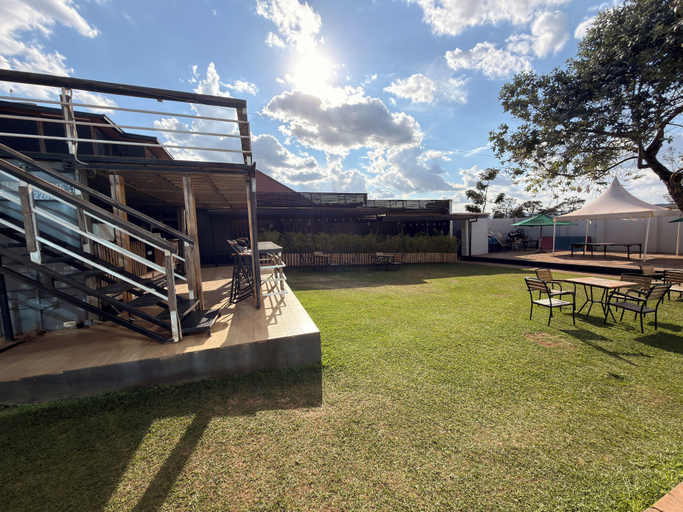 Outdoor dining, Elite Apartments, Kicukiro