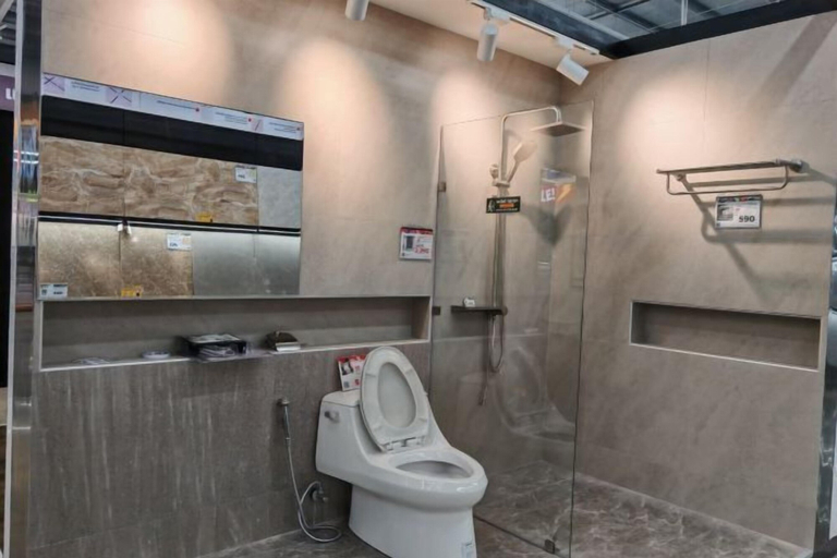 Bathroom 3, Erawan Place, Mae Sot