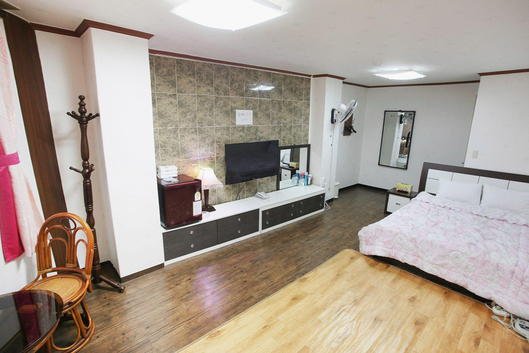Bedroom 3, Jeju Yeongsung Motel, Jeju